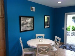 Blue kitchen thanks to Mythic Paint.