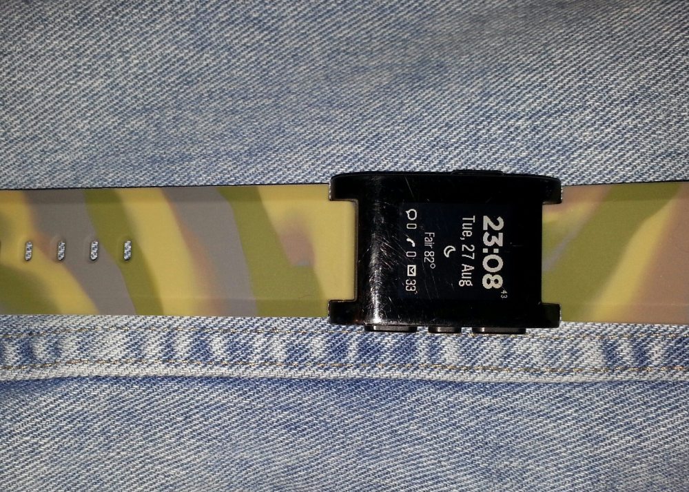 Camo Wide Body strap for Pebble. Photo by Anton Olsen