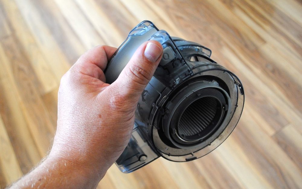 Compact and easy to empty cordless vac