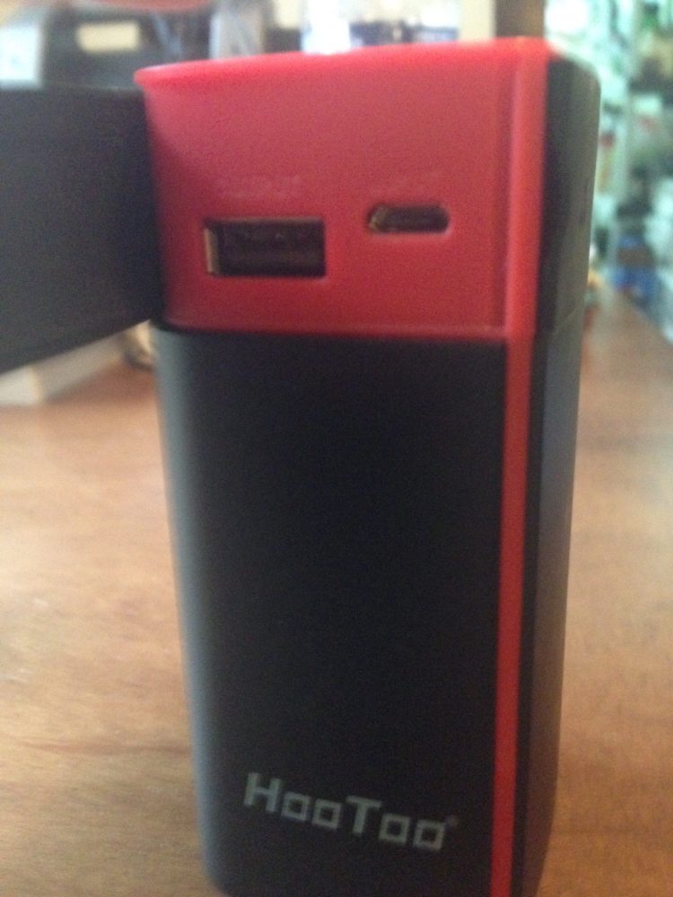 HooToo TM05 Charging Port
