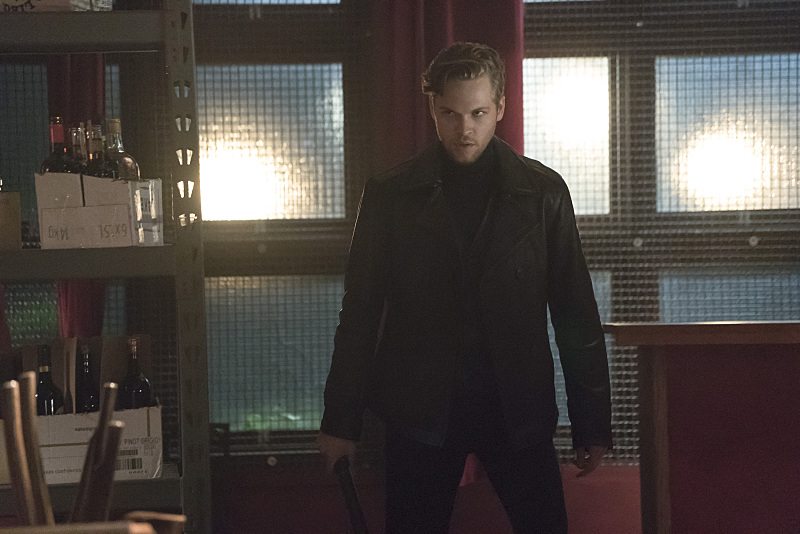 Arrow -- "The Candidate" -- Image AR402A_0256b -- Pictured: Alexander Calvert as Lonnie Machin -- Photo: Katie Yu /The CW -- �© 2015 The CW Network, LLC. All Rights Reserved.