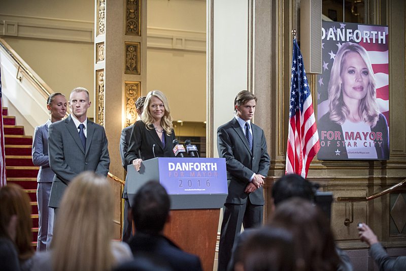 Arrow -- "The Candidate" -- Image AR402B_0152b -- Pictured: Jeri Ryan as Jessica Danforth (CENTER) -- Photo: Cate Cameron /The CW -- �© 2015 The CW Network, LLC. All Rights Reserved.