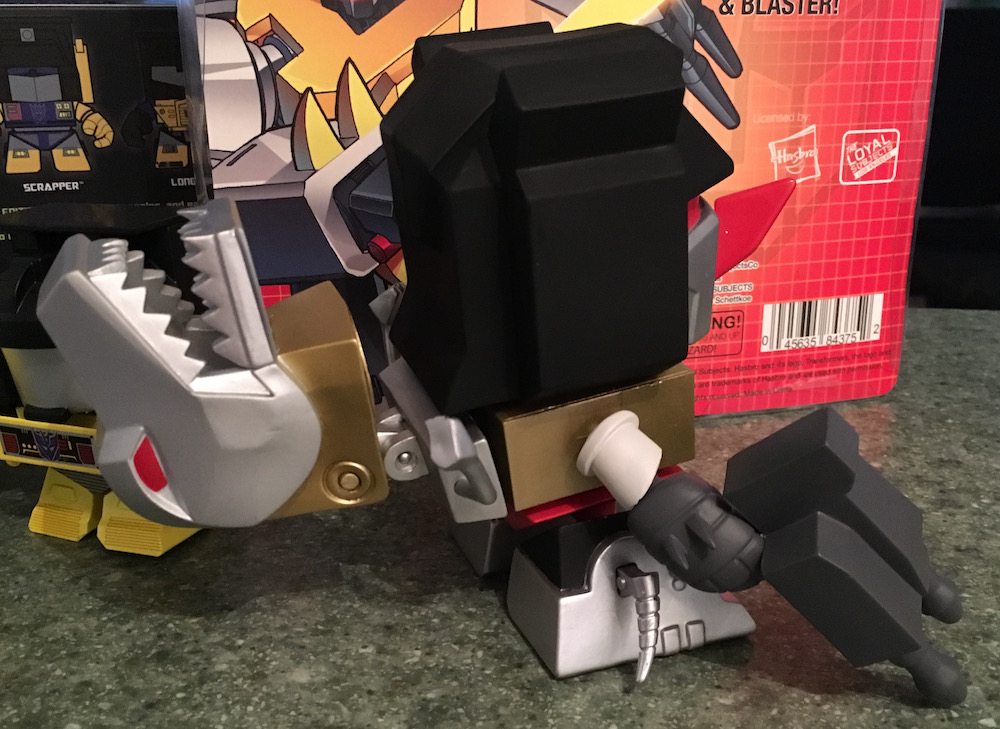 Does dino head make me, Gridlock, look blocky?
