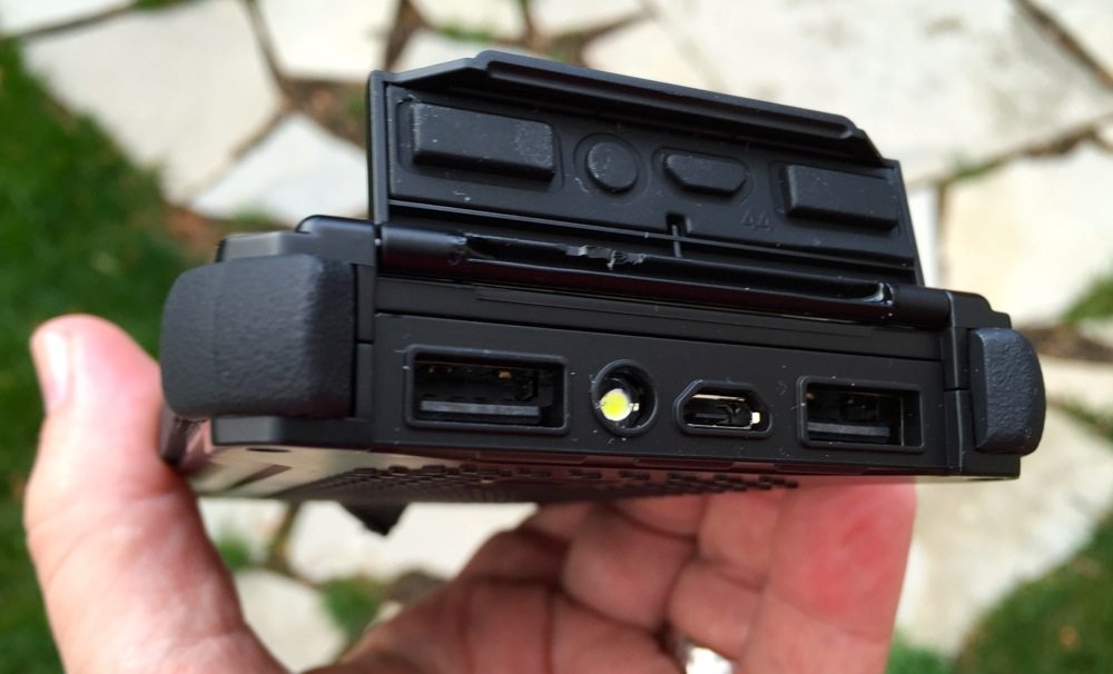 Poseidon dual port charger