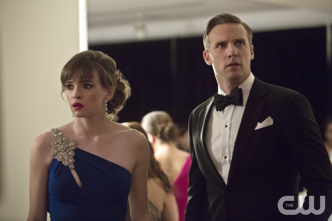 The Flash -- "Potential Energy" -- Image FLA210b_0129b -- Pictured (L-R): Danielle Panabaker as Caitlin Snow and Teddy Sears as Jay Garrick -- Photo: Katie Yu/The CW -- Ã?Â&copy; 2016 The CW Network, LLC. All rights reserved.