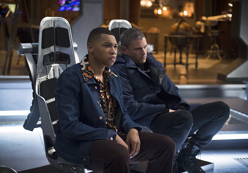 DC's Legends of Tomorrow -- "Pilot, Part 2" -- Image LGN102_20150930_0159b.jpg -- Pictured (L-R): Franz Drameh as Jefferson "Jax" Jackson and Wentworth Miller as Leonard Snart/Captain Cold -- Photo: Diyah Perah/The CW -- Ã?Â&copy; 2015 The CW Network, LLC. All Rights Reserved.
