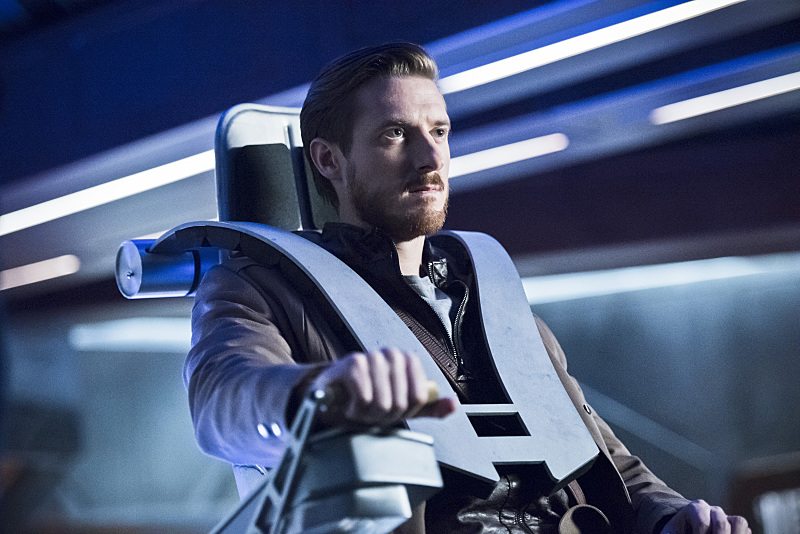 DC's Legends of Tomorrow -- "Star City 2046" -- Image LGN106a_0016b.jpg -- Pictured: Arthur Darvill as Rip Hunter -- Photo: Dean Buscher/The CW -- Ã?Â&copy; 2016 The CW Network, LLC. All Rights Reserved
