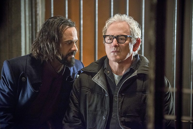 DC's Legends of Tomorrow -- "Fail-Safe" -- Image LGN105b_0141b.jpg -- Pictured (L-R): Casper Crump as Vandal Savage and Victor Garber as Professor Martin Stein -- Photo: Diyah Pera/The CW -- �© 2016 The CW Network, LLC. All Rights Reserved.