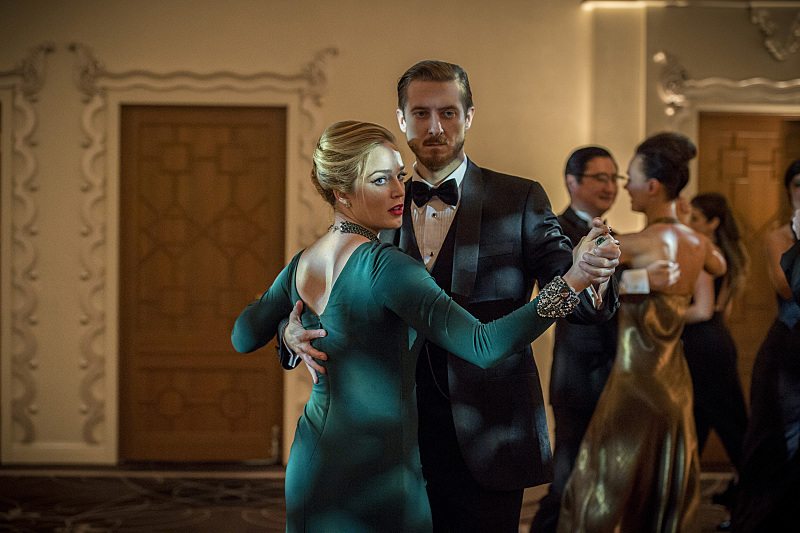 DC's Legends of Tomorrow -- "Blood Ties" -- Image LGN103B_0026b.jpg -- Pictured (L-R): Caity Lotz as Sara Lance/ White Canary and Arthur Darvill as Rip Hunter -- Photo: Cate Cameron/The CW -- Ã?Â&copy; 2016 The CW Network, LLC. All Rights Reserved.