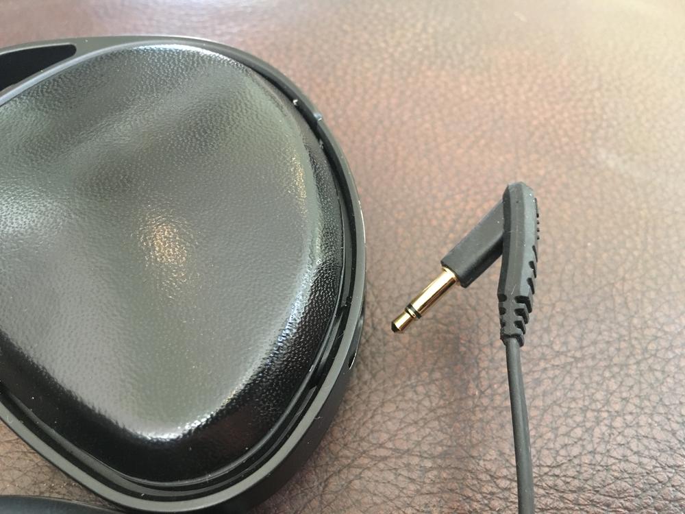 Earpiece Connector