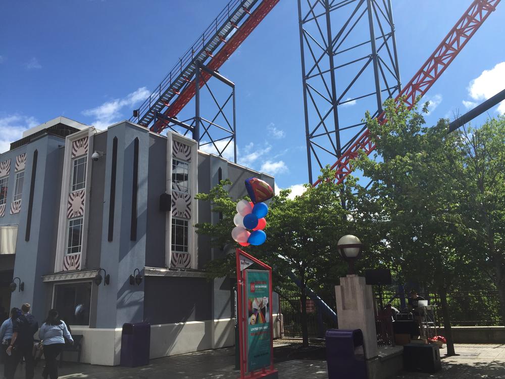 The initial climb to the summit of Superman: The Ride. Photo by Corrina Lawson