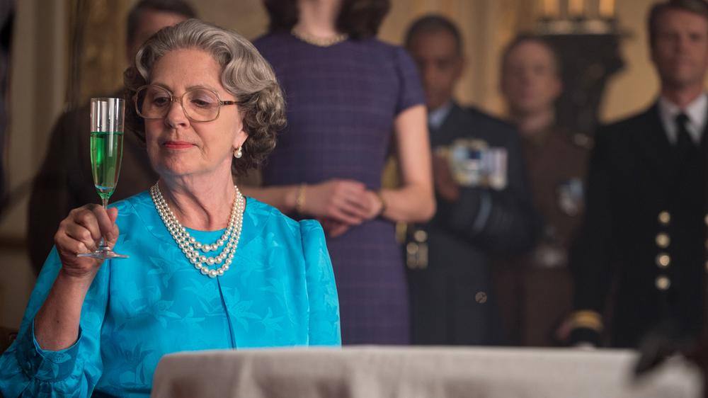 The Queen of England (Penelope Wilton) invites the Giant to breakfast in 'The BFG'. Image © Disney