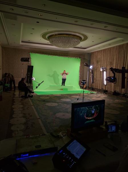 A blogger gets ready to shoot her scene at the Kubo and the Two Screens press event.