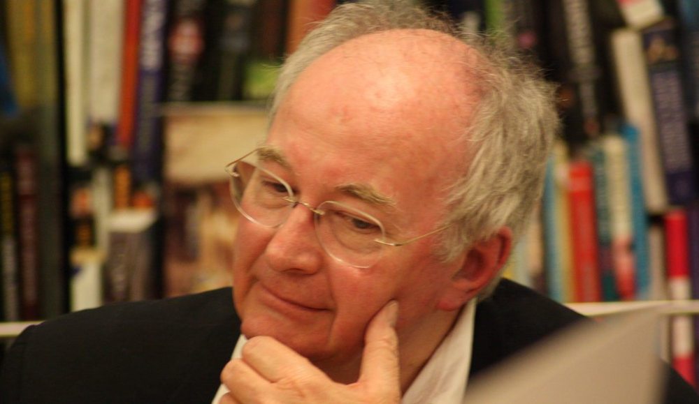 Philip Pullman https://www.flickr.com/photos/35803015@N03/4521364541