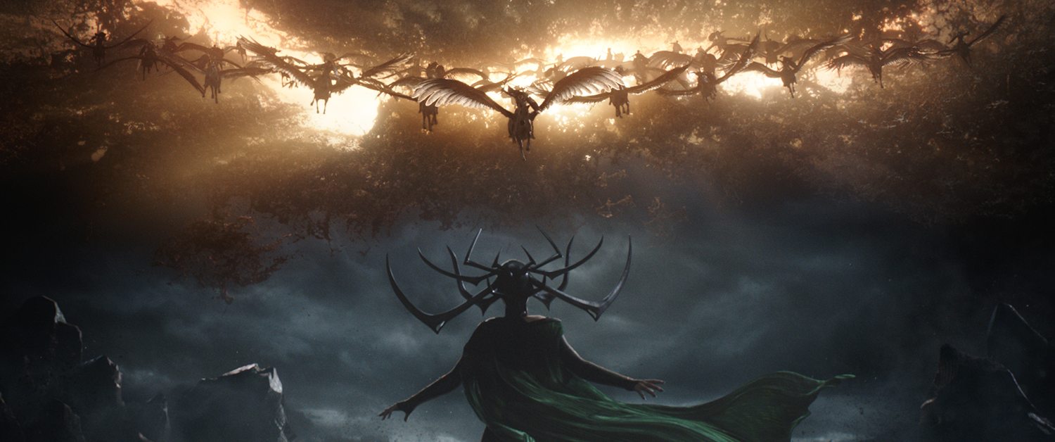 Hela (Cate Blanchett) faces the Valkyrie army