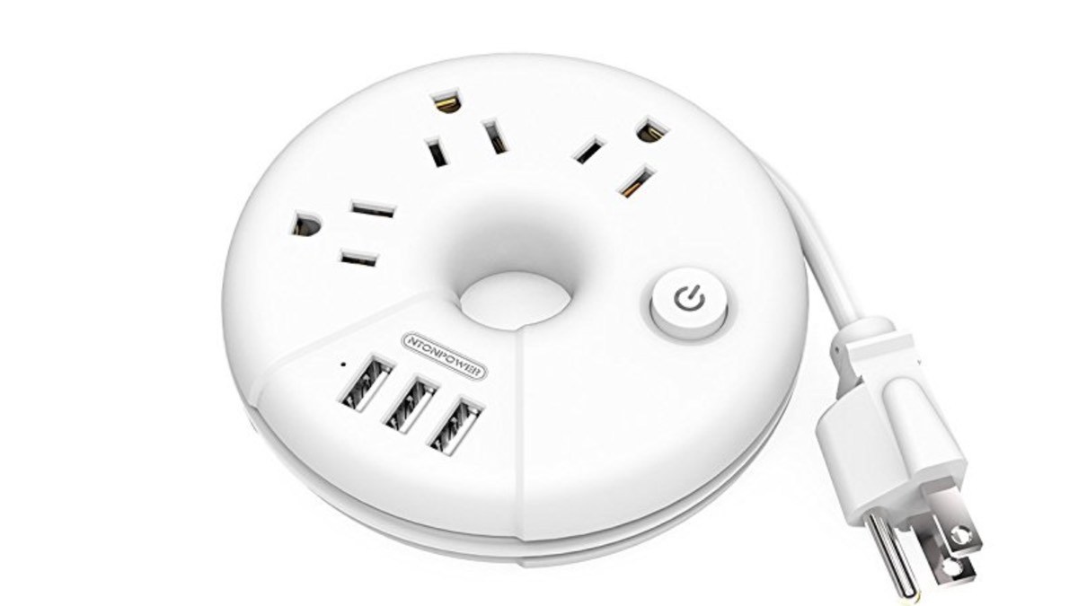 Geek Daily Deals 121318 travel power strip