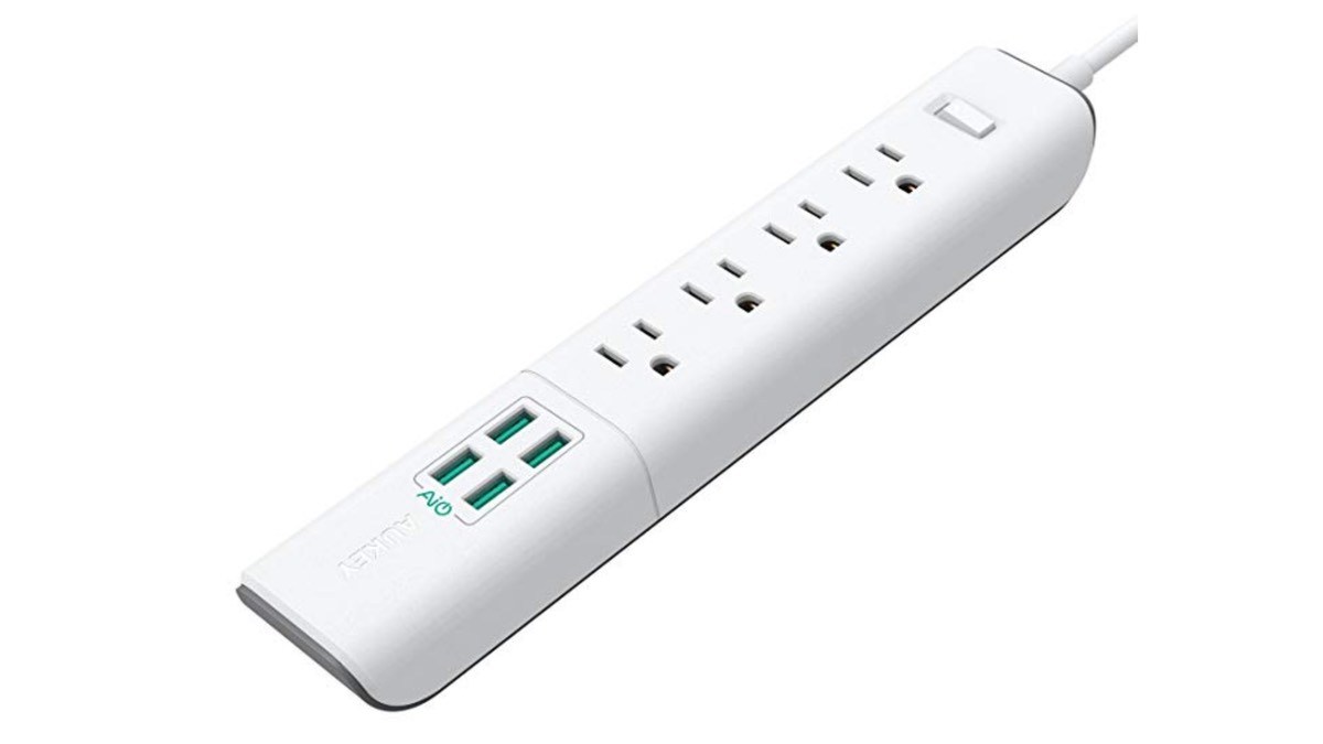 Geek Daily Deals 121818 surge protector