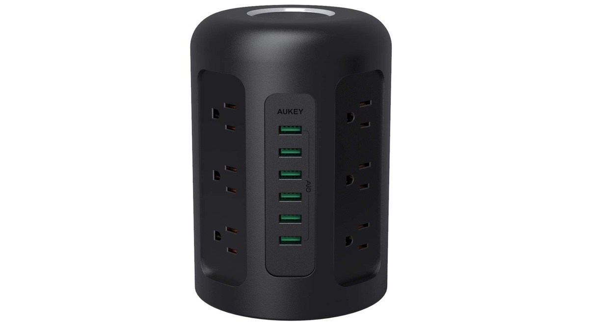 Geek Daily Deals 040719 countertop surge protector