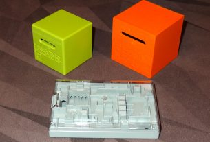 Inside Ze Cube: Cubes and Legend maze