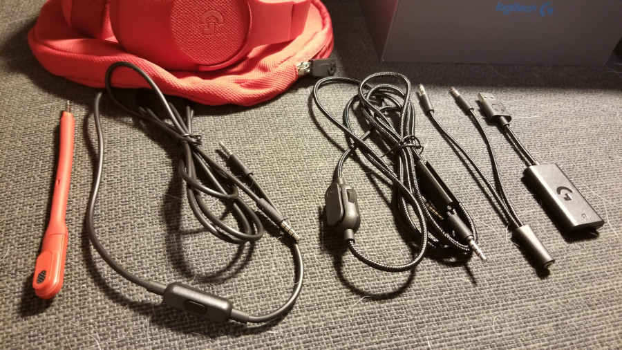 G433 Gaming Headset and Cords
