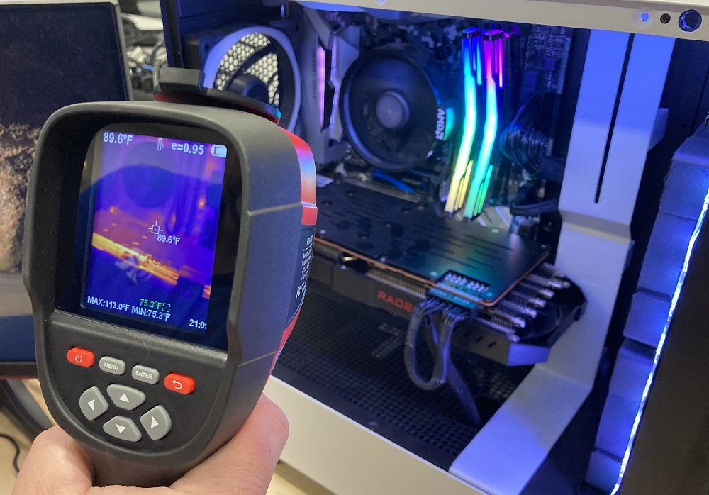 scanning a decktop computer with the thermal camera