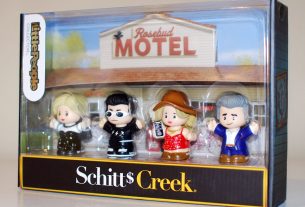 Schitt's Creek Little People set in box