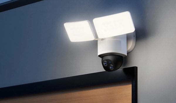 Full video coverage of the outdoor area (for us it’s the driveway) with a set of super-bright floodlights on the eufy E340 Floodlight Camera.